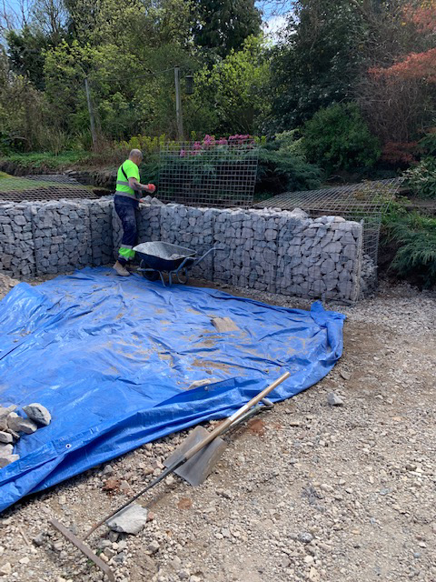 installing-driveway-gabion-wall