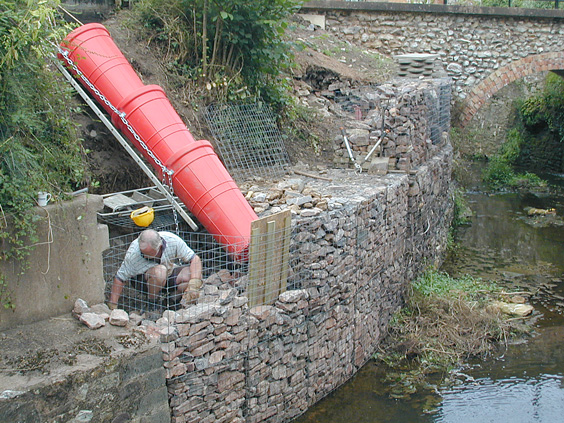 retaining wall construction image
