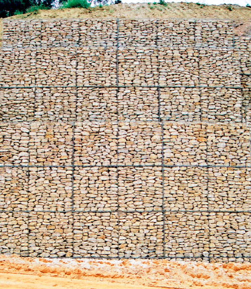 6m-gabion-wal-infil-stone-placing