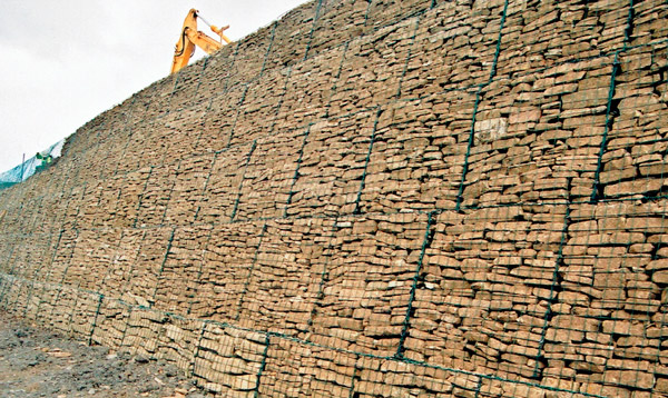 Gabion-5m-wall-stepped-face