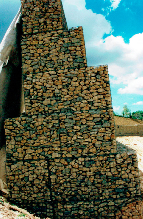 gabion-angular-infil-stone-placed